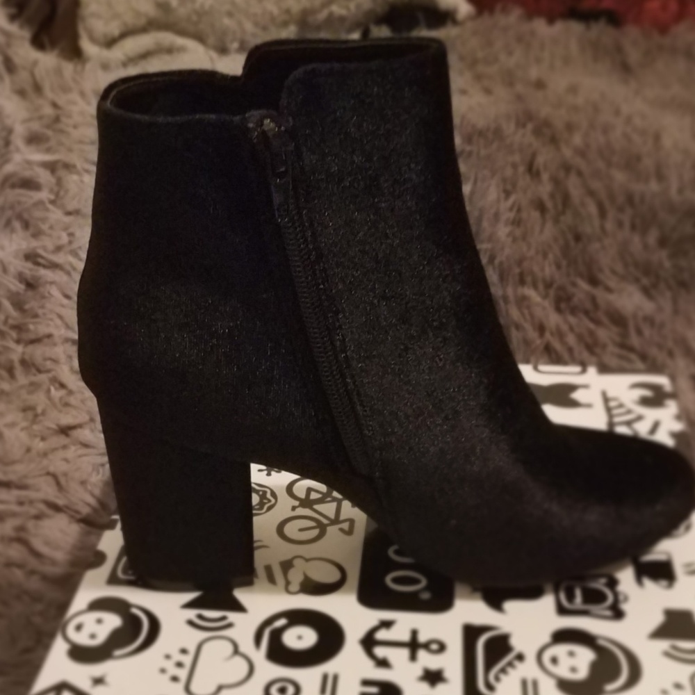 Brand New! Bamboo cute ankle boots